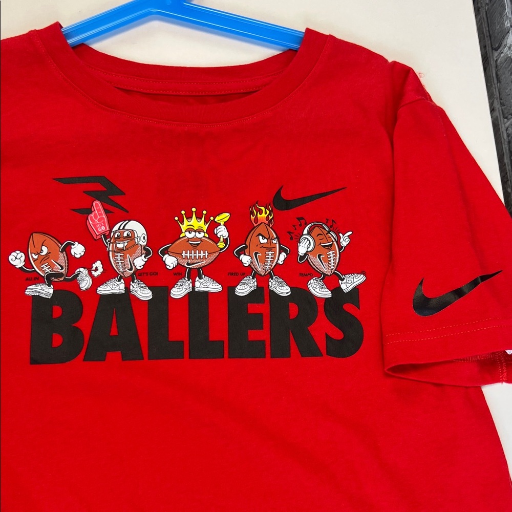 Boy's Nike Kids Red Ballers Graphic‎ Tee - Picture 5 of 5